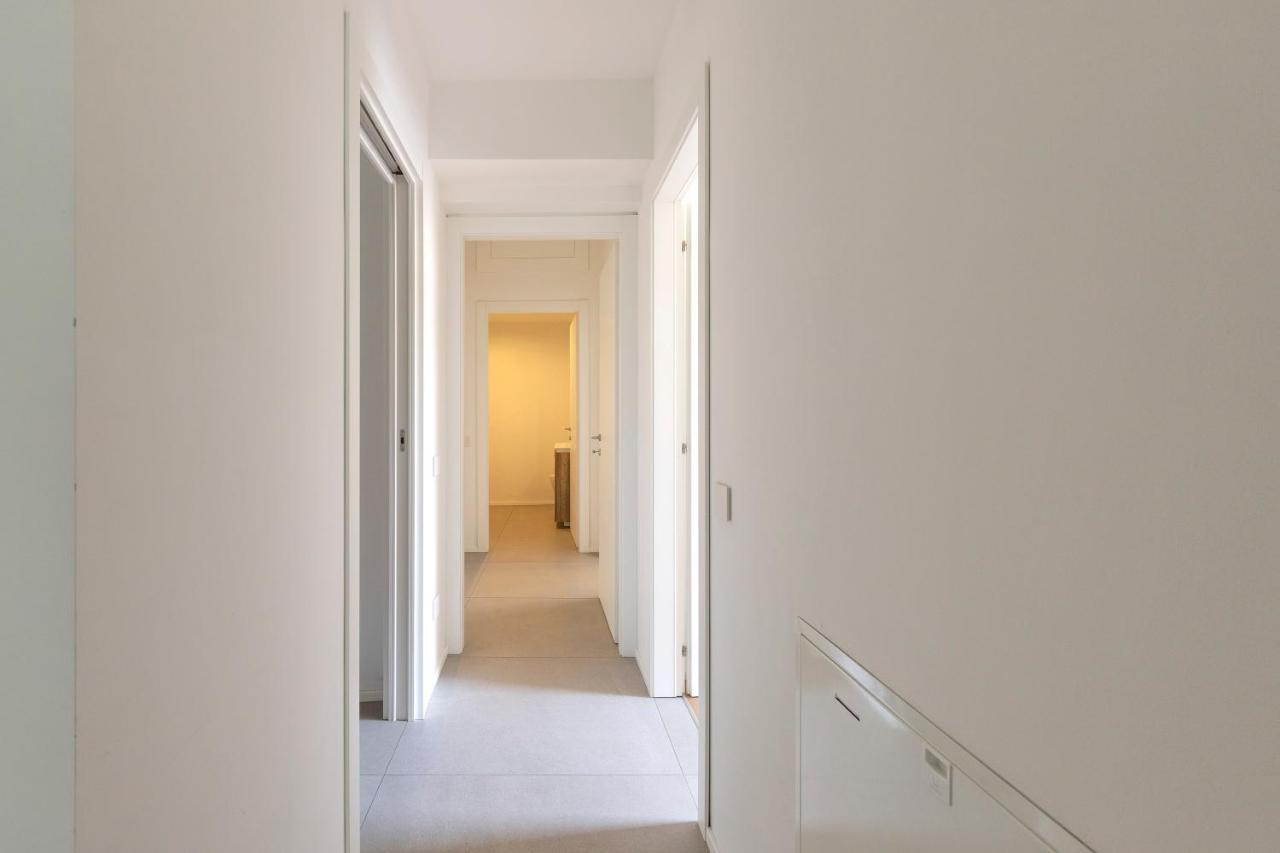Mc House Como Con Posto Auto Exterior photo