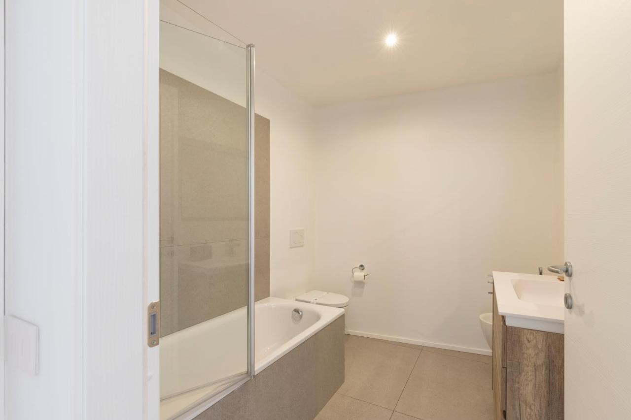 Mc House Como Con Posto Auto Exterior photo