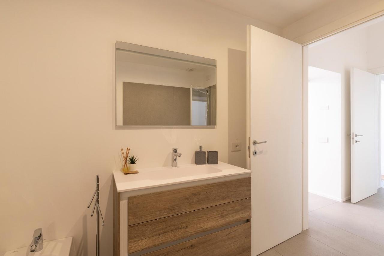 Mc House Como Con Posto Auto Exterior photo